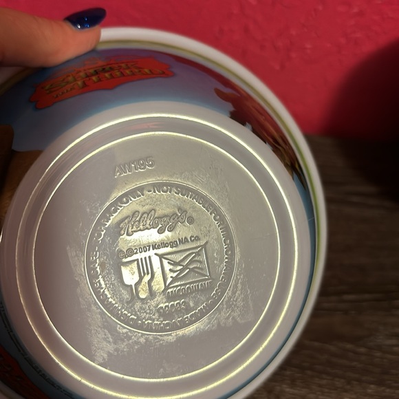 Kellogg’s promotional cereal bowl for Shrek the Third. - Picture 7 of 7